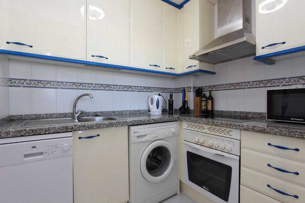 Duquesa Suites 531 Manilva Bagian luar foto